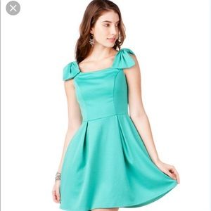 NWT Jun and Ivy Teal Bow Dress: Size L 👗